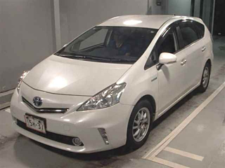 TOYOTA PRIUS ALPHA 2014