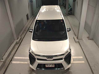 TOYOTA VOXY 2020