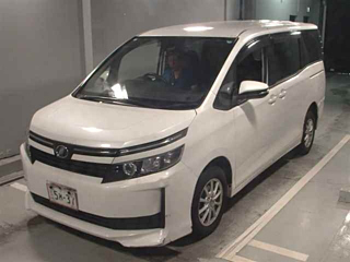 TOYOTA VOXY 2016