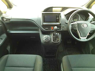 TOYOTA VOXY 2016
