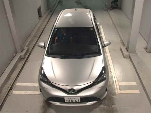 TOYOTA VITZ 2016