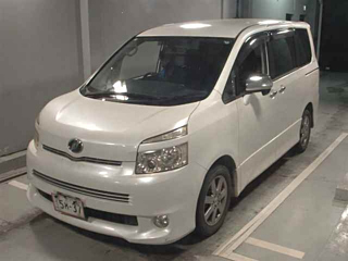 TOYOTA VOXY 2008