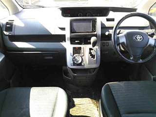 TOYOTA VOXY 2008