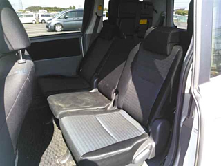 TOYOTA VOXY 2008