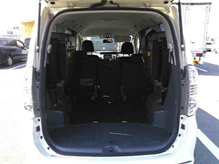 TOYOTA VOXY 2008