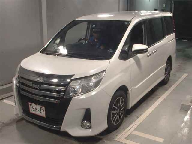 TOYOTA NOAH 2014