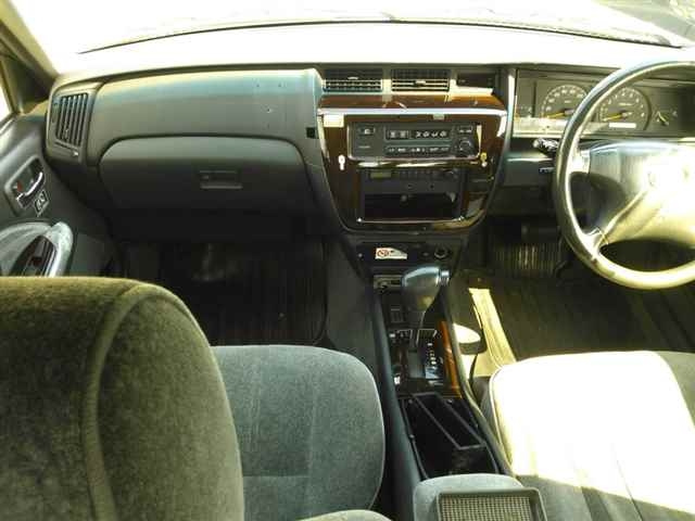 TOYOTA CROWN COMFORT 2016