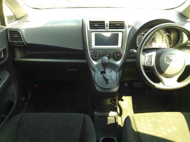 TOYOTA RACTIS 2013
