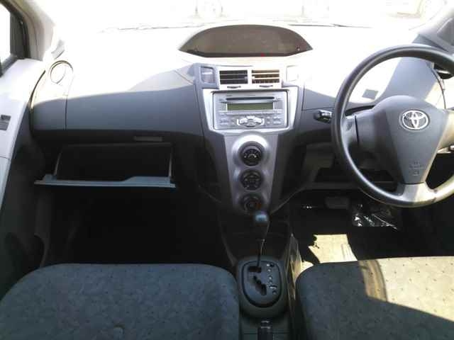 TOYOTA VITZ 2008