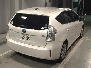 TOYOTA PRIUS ALPHA 2013