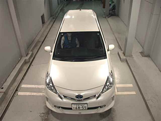 TOYOTA PRIUS ALPHA 2013