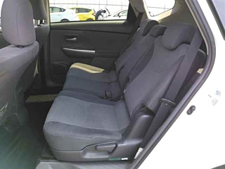 TOYOTA PRIUS ALPHA 2013