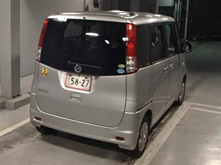 NISSAN ROOX 2011