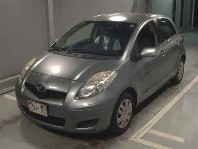 TOYOTA VITZ 2010