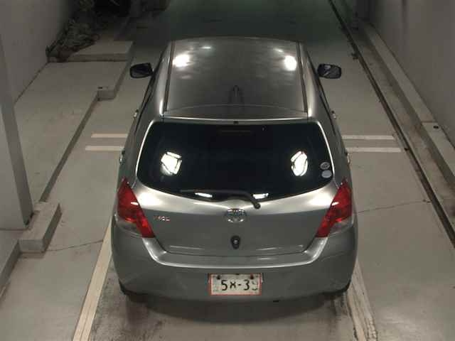 TOYOTA VITZ 2010