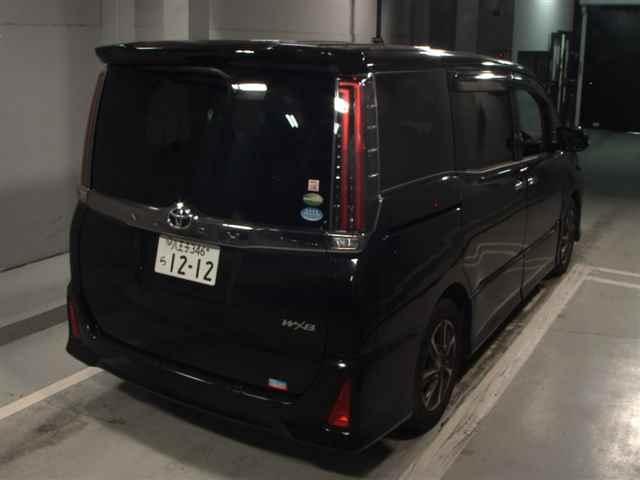 TOYOTA NOAH 2018