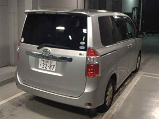 TOYOTA NOAH 2008