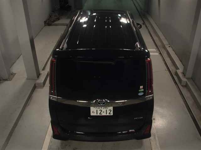 TOYOTA NOAH 2018