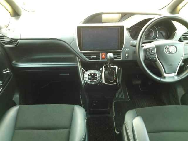 TOYOTA NOAH 2018