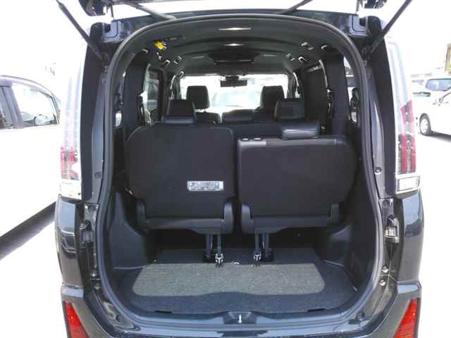 TOYOTA NOAH 2018