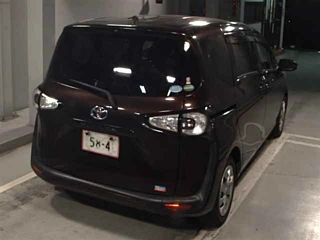TOYOTA SIENTA 2016