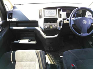 NISSAN SERENA 2010