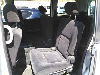 NISSAN SERENA 2010