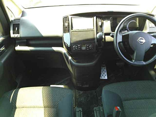 NISSAN SERENA 2010