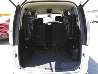 NISSAN SERENA 2010