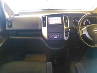 NISSAN SERENA 2009