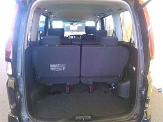 NISSAN SERENA 2009