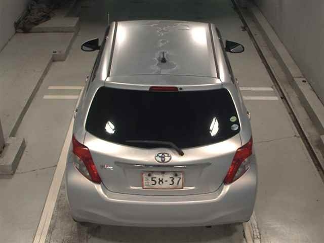 TOYOTA VITZ 2013