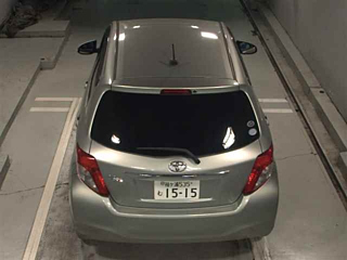 TOYOTA VITZ 2011