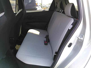 TOYOTA VITZ 2011