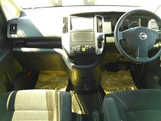 NISSAN SERENA 2010