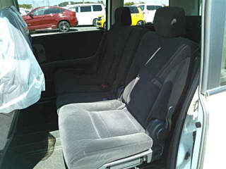 NISSAN SERENA 2010