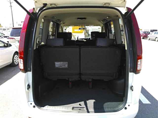 NISSAN SERENA 2010