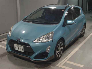 TOYOTA AQUA 2015