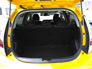 TOYOTA AQUA 2016