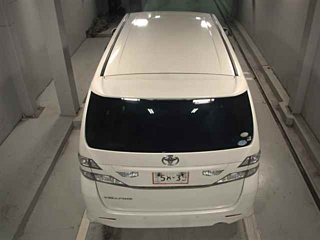 TOYOTA VELLFIRE 2010