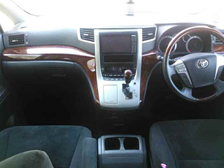 TOYOTA VELLFIRE 2010
