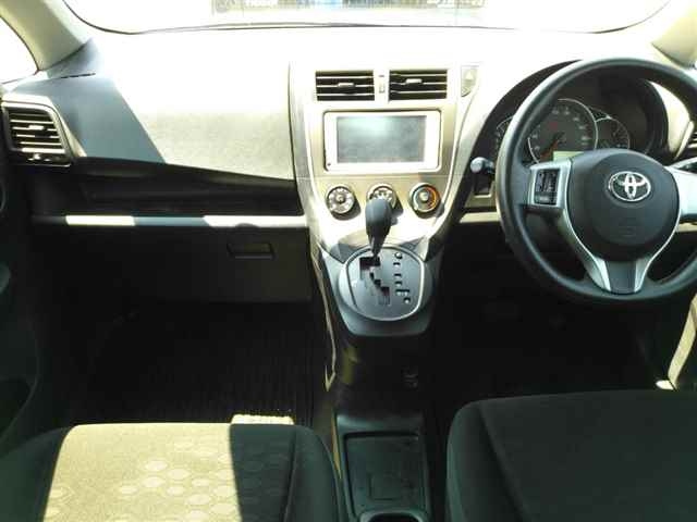 TOYOTA RACTIS 2012