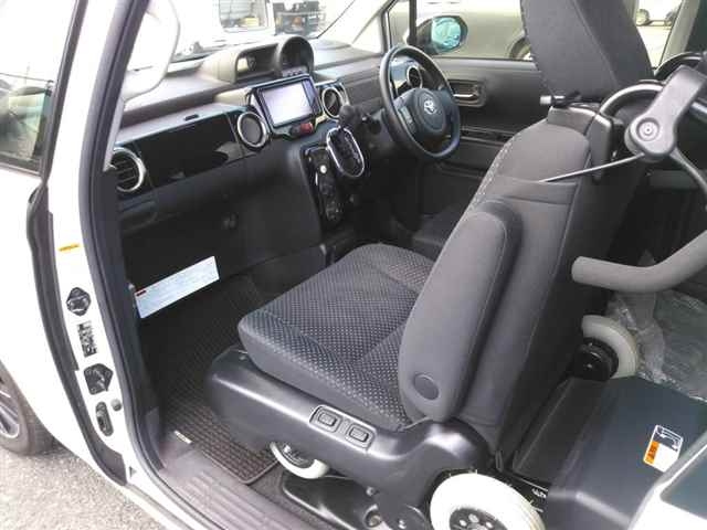 TOYOTA PORTE 2020