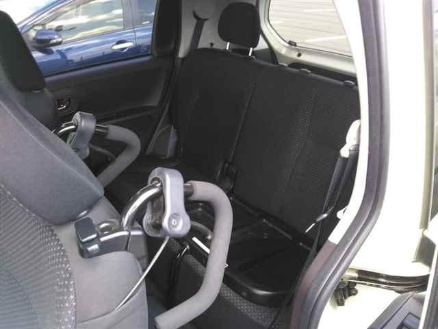 TOYOTA PORTE 2020