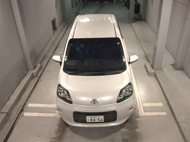 TOYOTA PORTE 2020