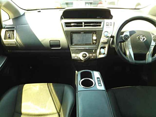 TOYOTA PRIUS ALPHA 2014