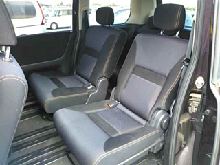 NISSAN SERENA 2010