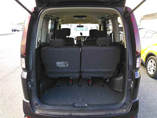 NISSAN SERENA 2010
