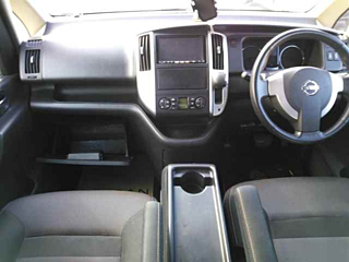 NISSAN SERENA 2010