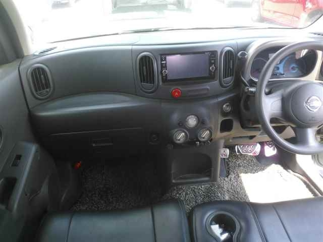 NISSAN CUBE 2010